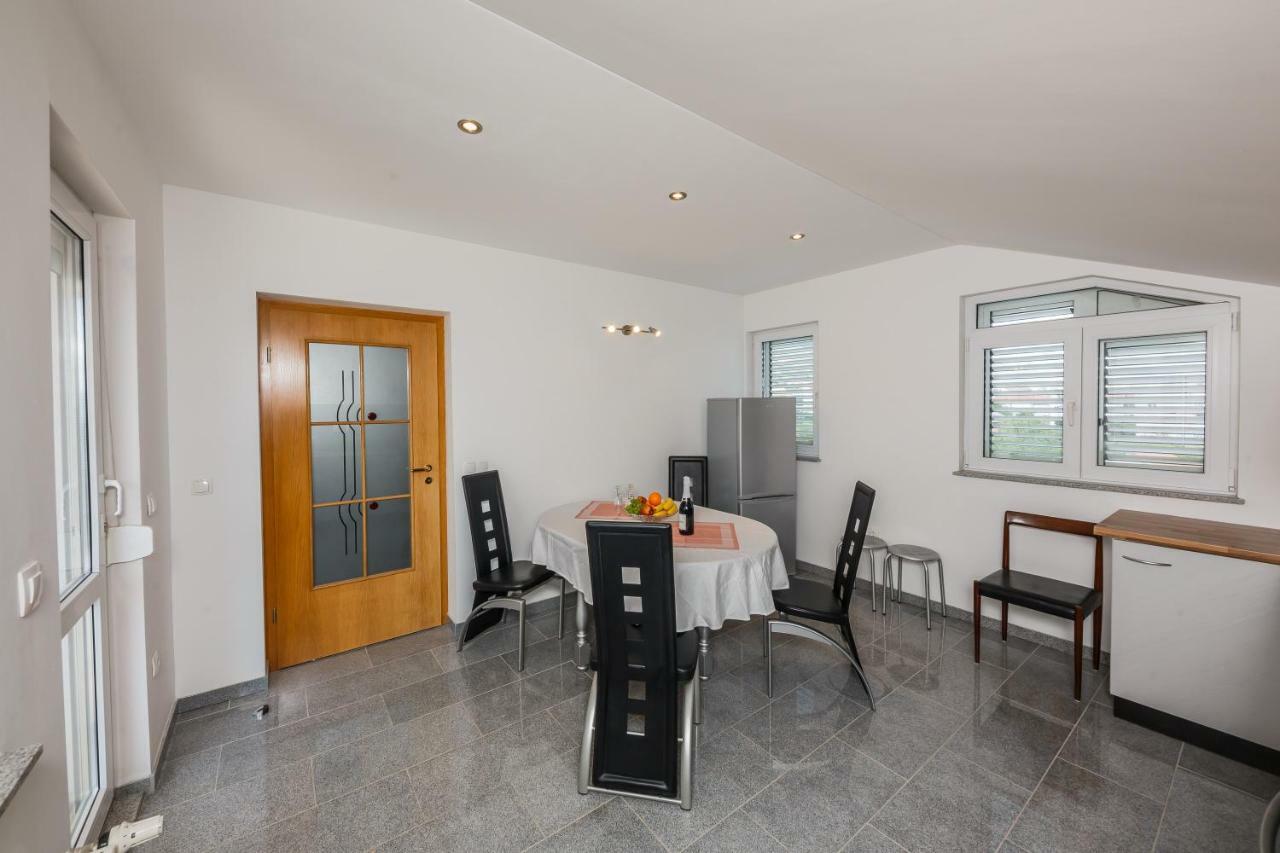 Apartman Lucija Kastela Dış mekan fotoğraf