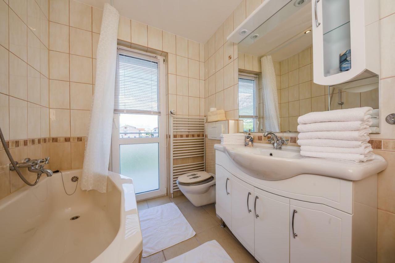 Apartman Lucija Kastela Dış mekan fotoğraf