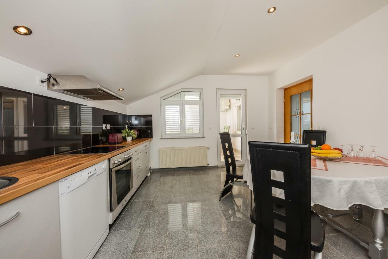 Apartman Lucija Kastela Dış mekan fotoğraf